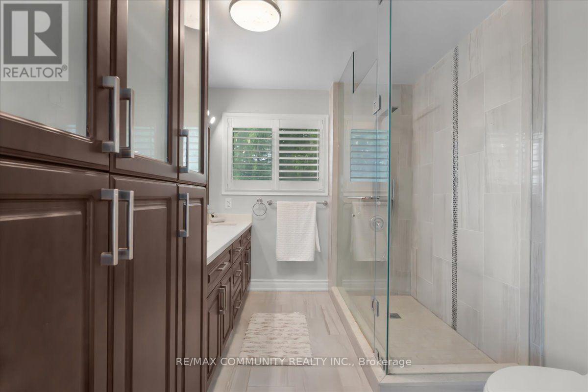 461 ROUGEWALK DRIVE - 23