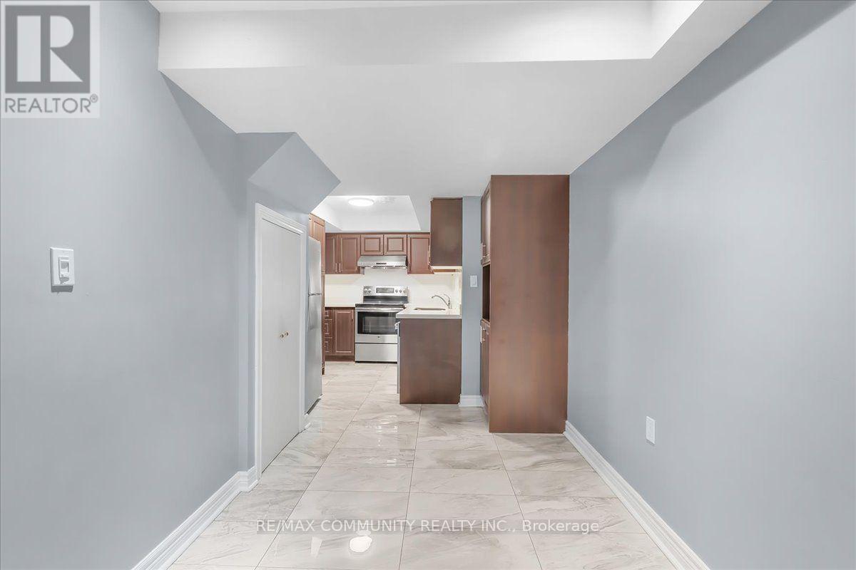 461 ROUGEWALK DRIVE - 35