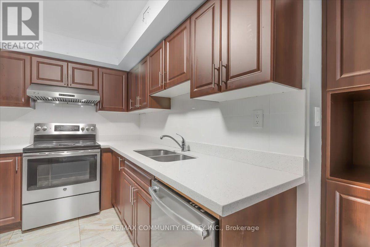 461 ROUGEWALK DRIVE - 36