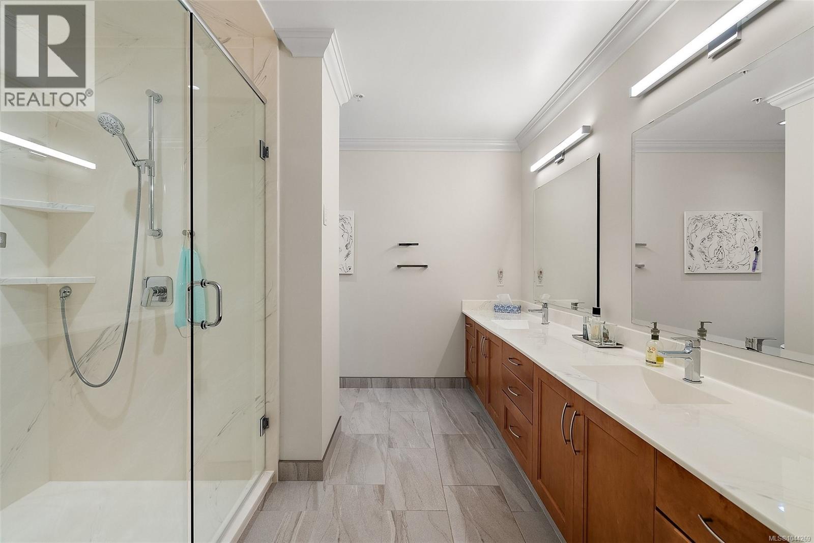  5330 Sayward Hill Crescent, Saanich