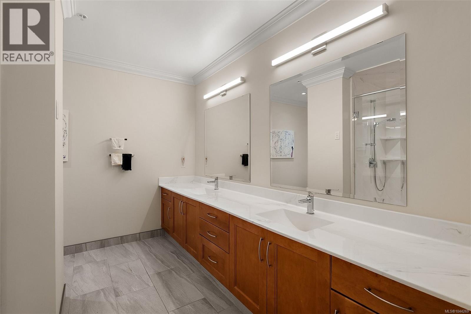  5330 Sayward Hill Crescent, Saanich