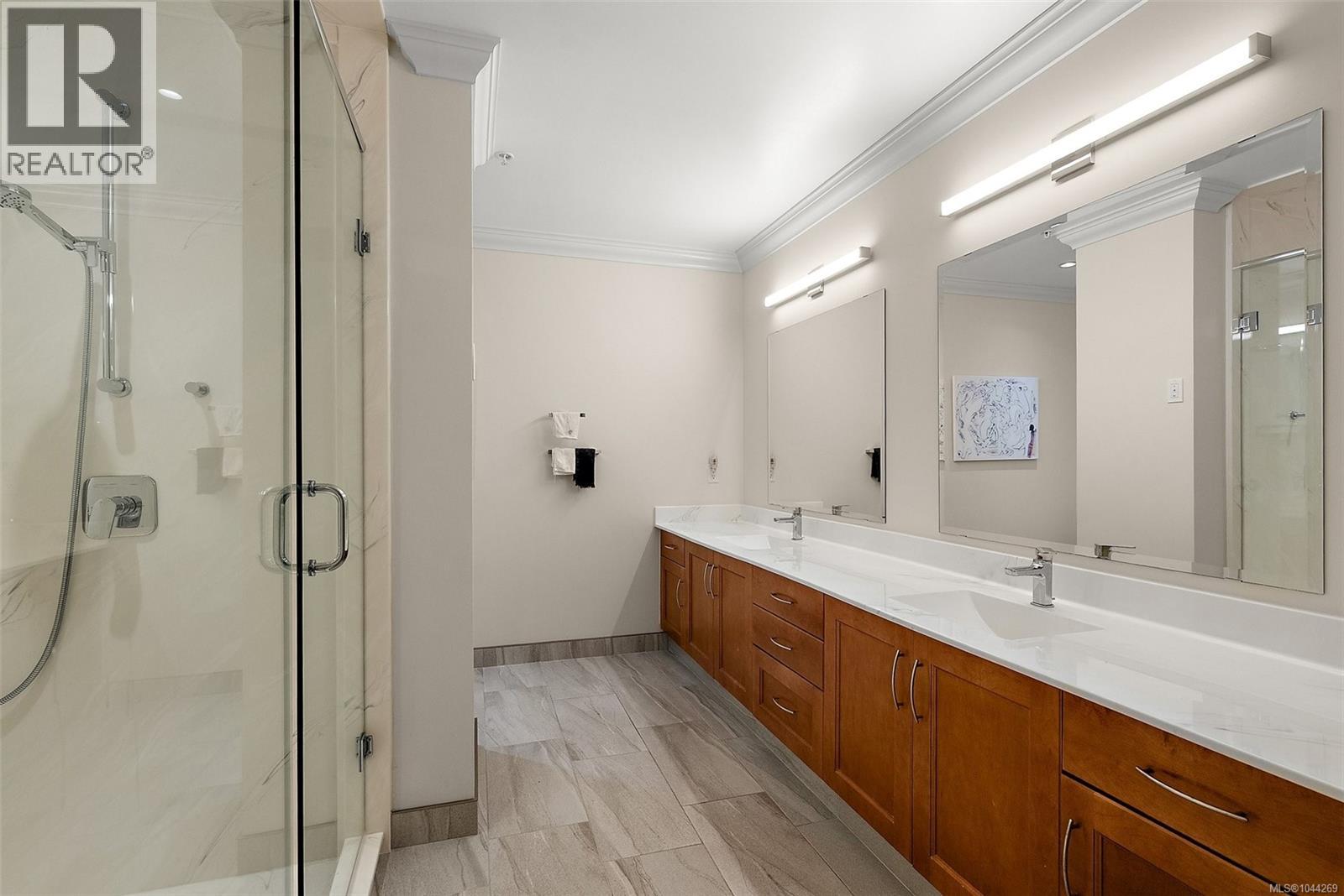  5330 Sayward Hill Crescent, Saanich
