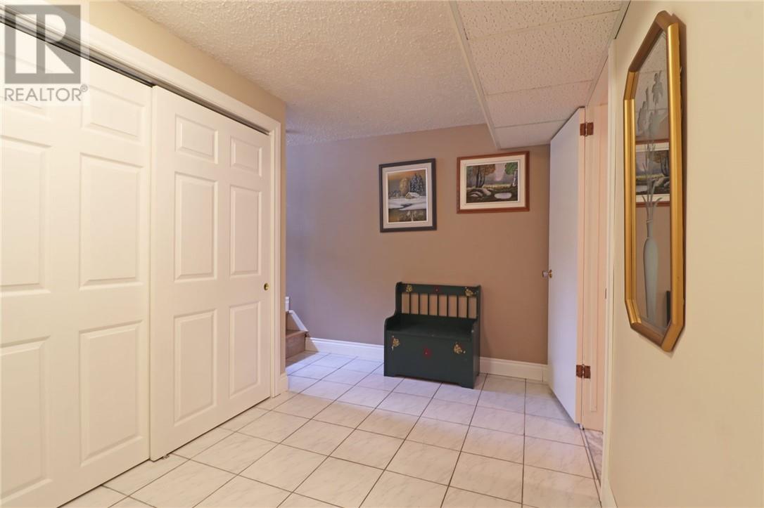 390 Aurore Drive - 22