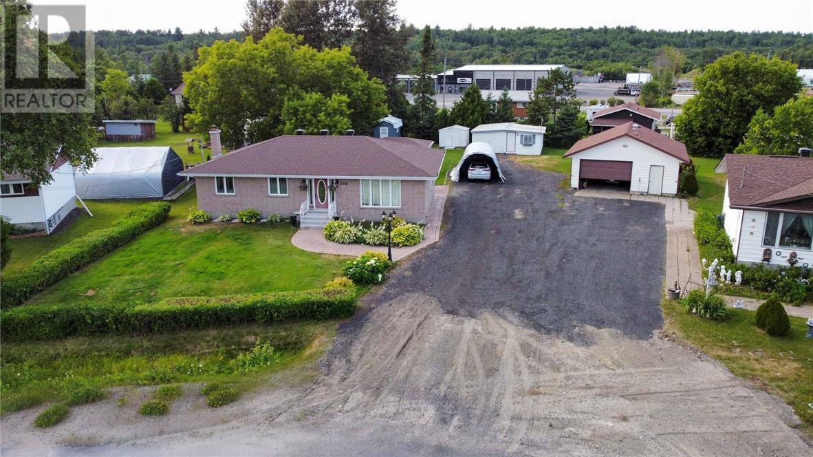 390 Aurore Drive - 32
