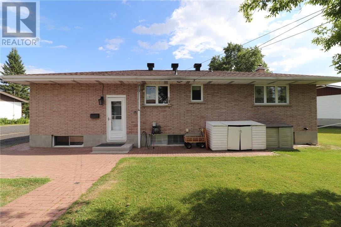 390 Aurore Drive - 35