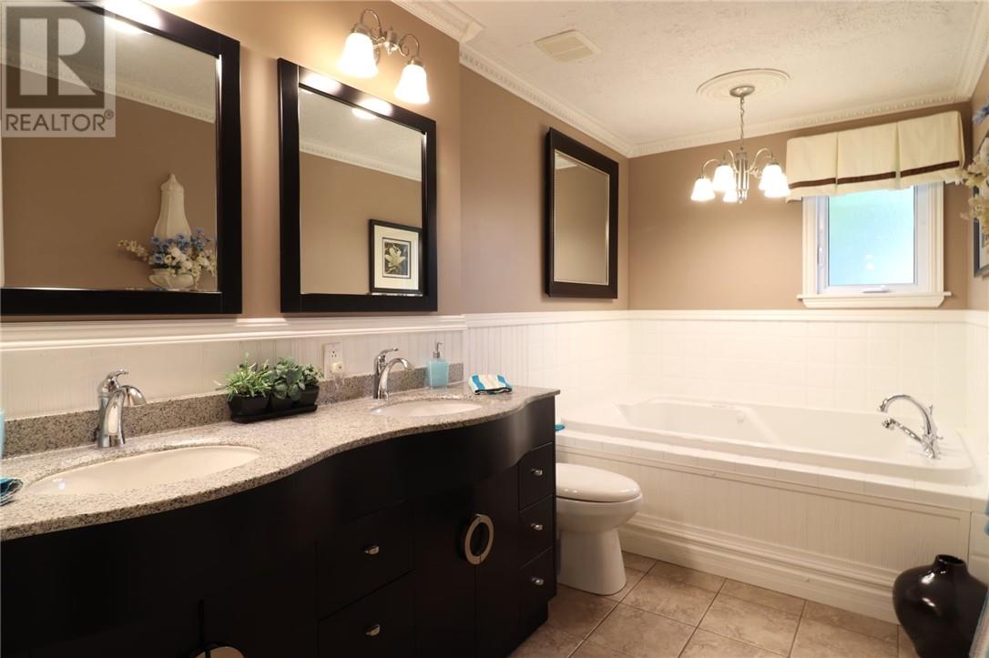 390 Aurore Drive - 14