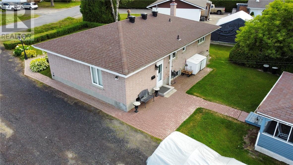 390 Aurore Drive - 25