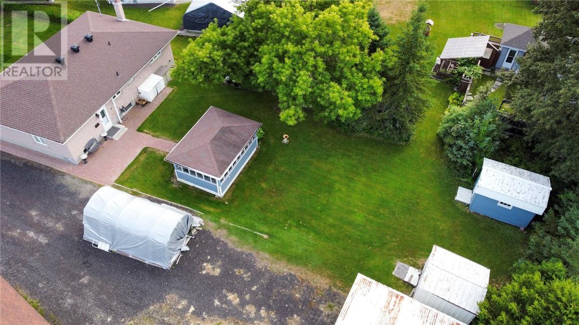 390 Aurore Drive - 29