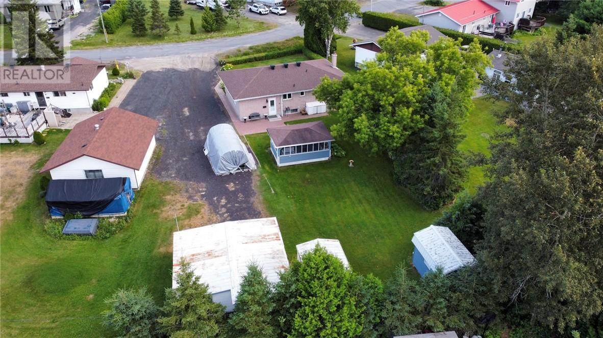 390 Aurore Drive - 28