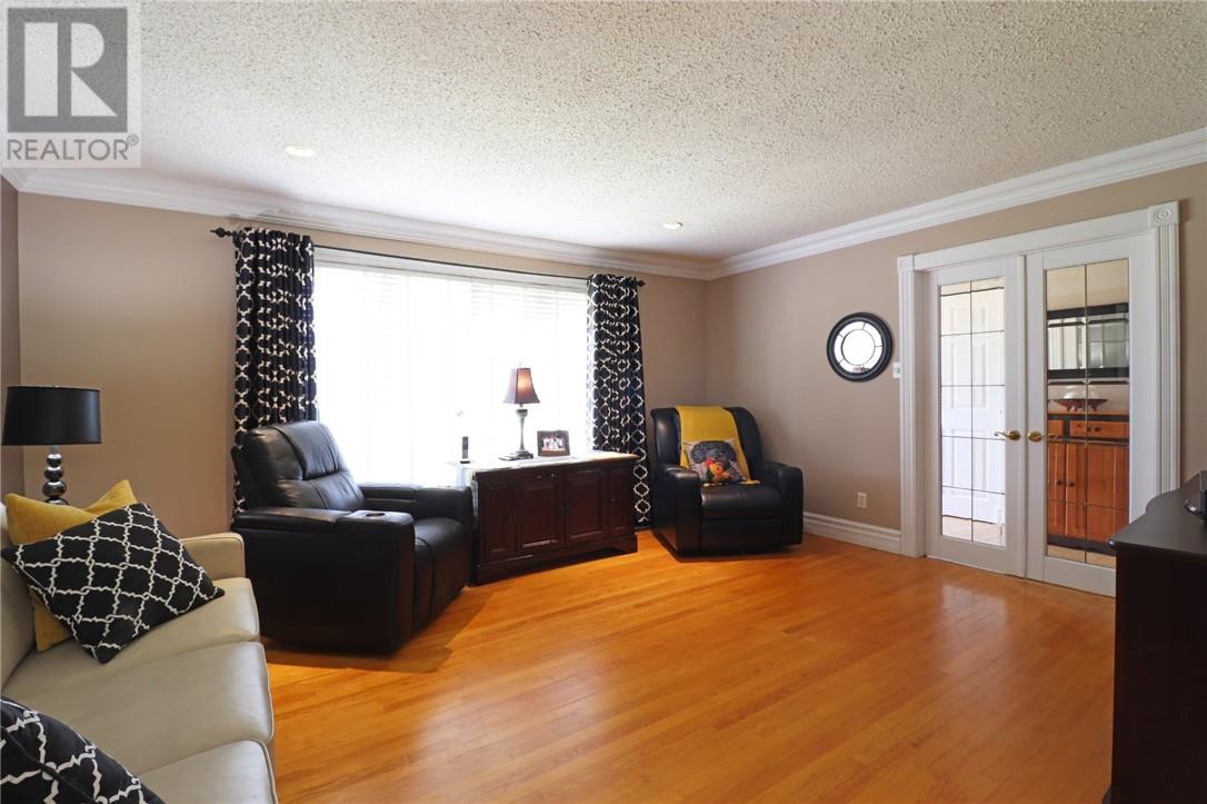 390 Aurore Drive - 3