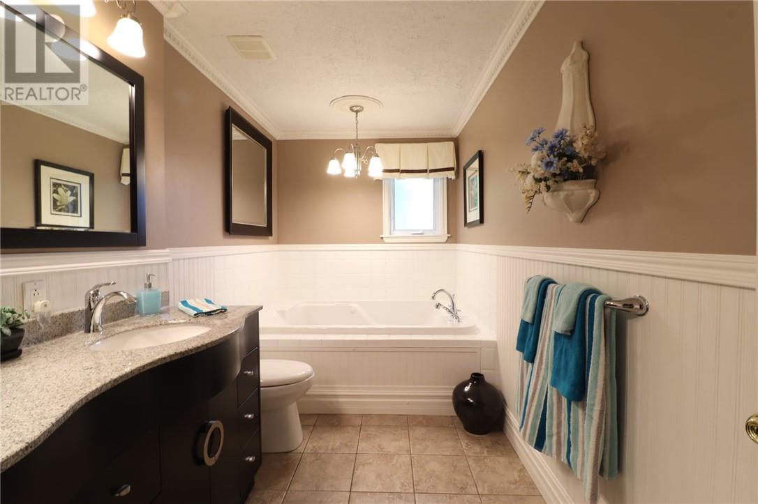 390 Aurore Drive - 13