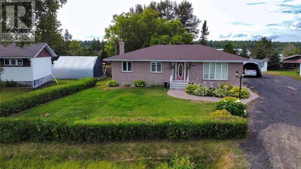 390 Aurore Drive - 1