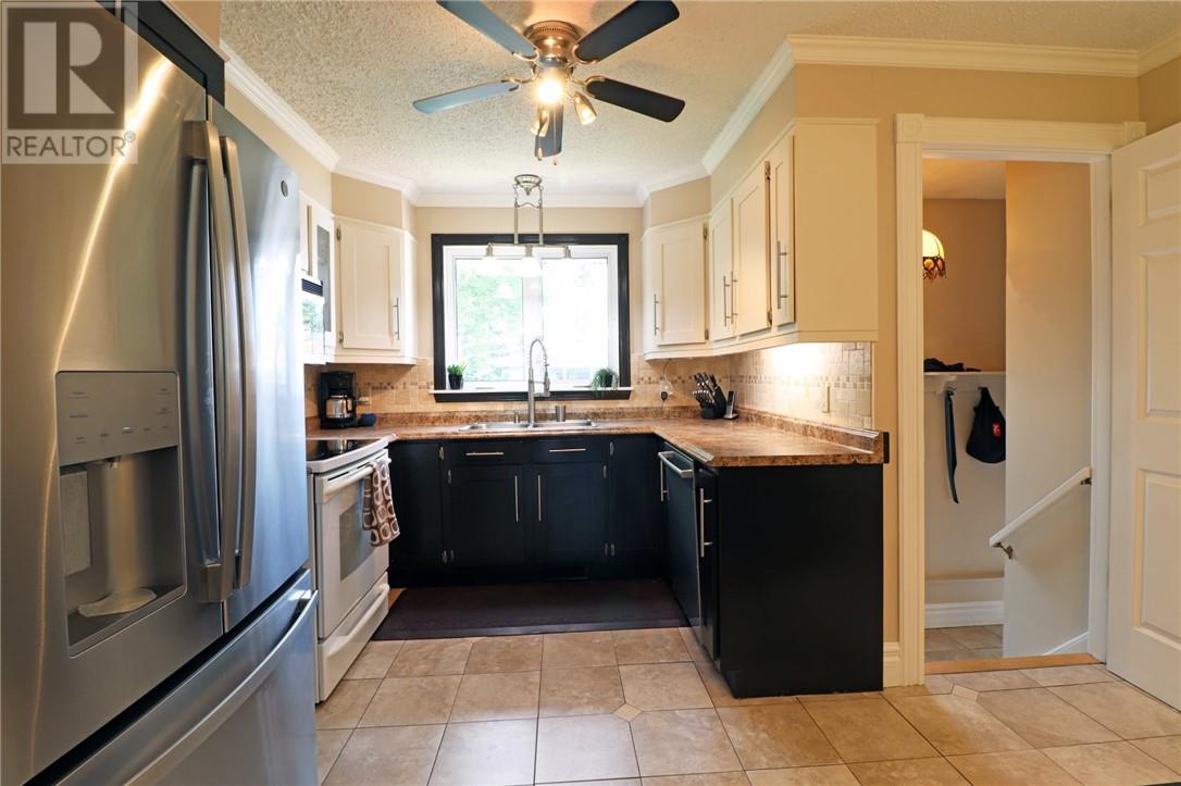 390 Aurore Drive - 4