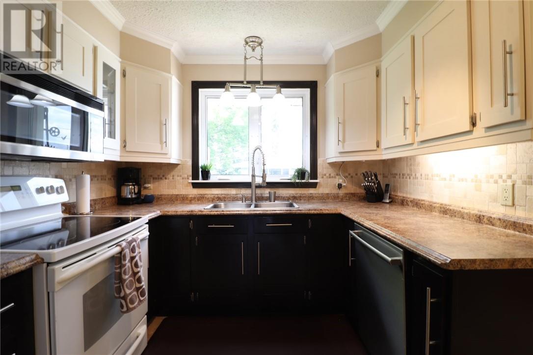 390 Aurore Drive - 5