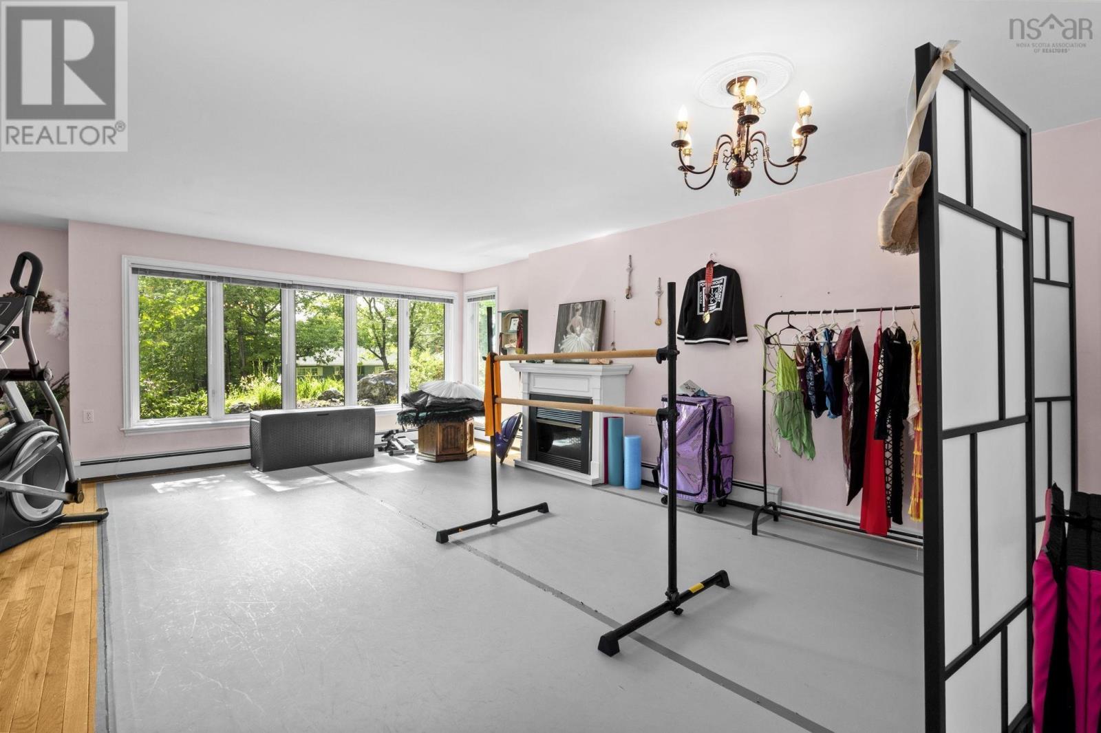 12 Campbell Drive - 34