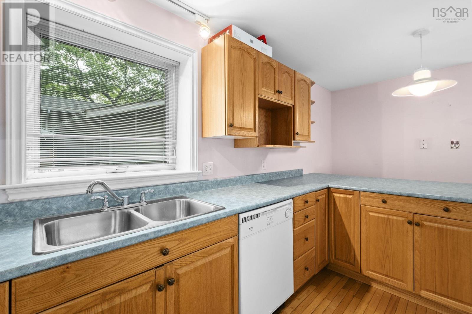 12 Campbell Drive - 39