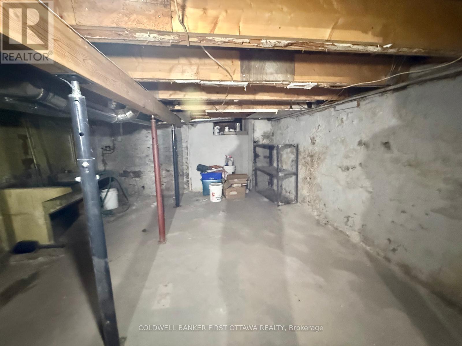 Retail for Rent in Ottawa – 880 SOMERSET STREET W, Ottawa – MLS# X13585102 - Image 13