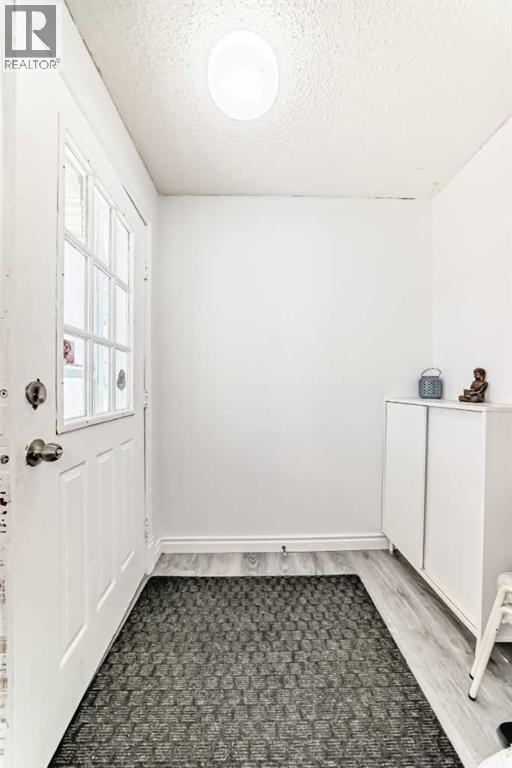 279 Falton Drive NE, Falconridge, Calgary photo 4