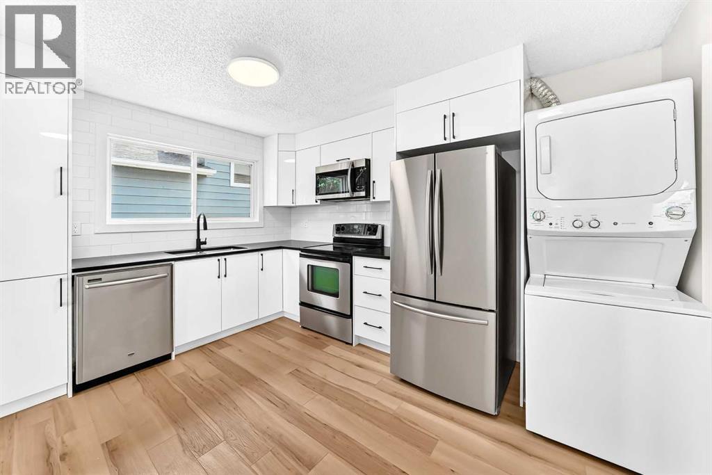 28 Whiteram Close NE, Whitehorn, Calgary photo 5