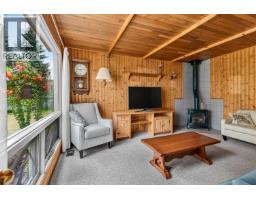 Photo 10 of 36, 1960 GARDEN DRIVE · Prince George, BC