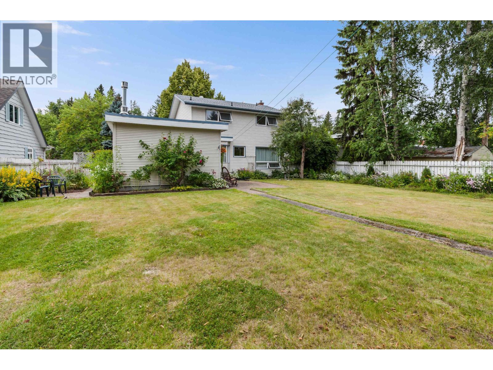 1960 GARDEN DRIVE - 33