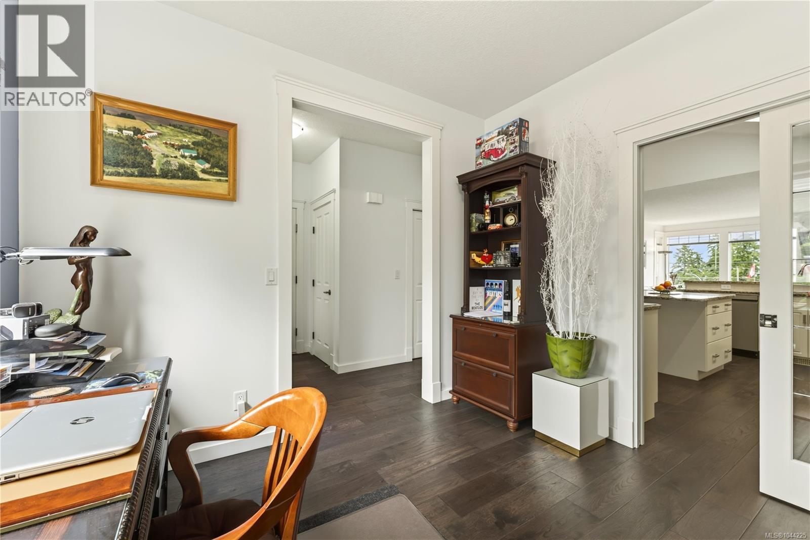 #1 500 Russell Rd - 18