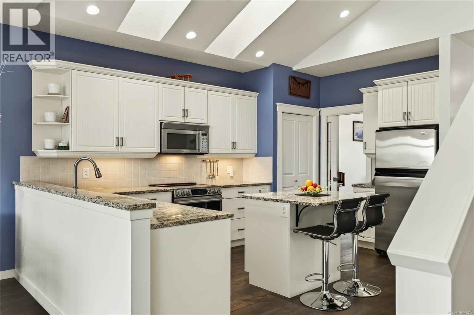 #1 500 Russell Rd - 22
