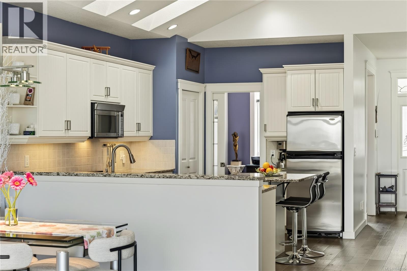 #1 500 Russell Rd - 24