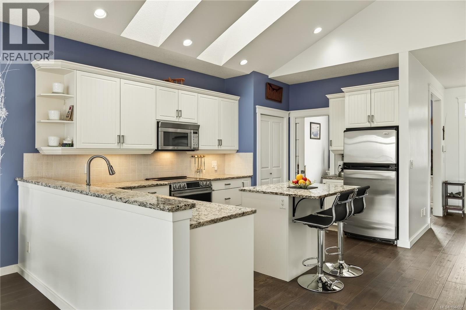#1 500 Russell Rd - 25