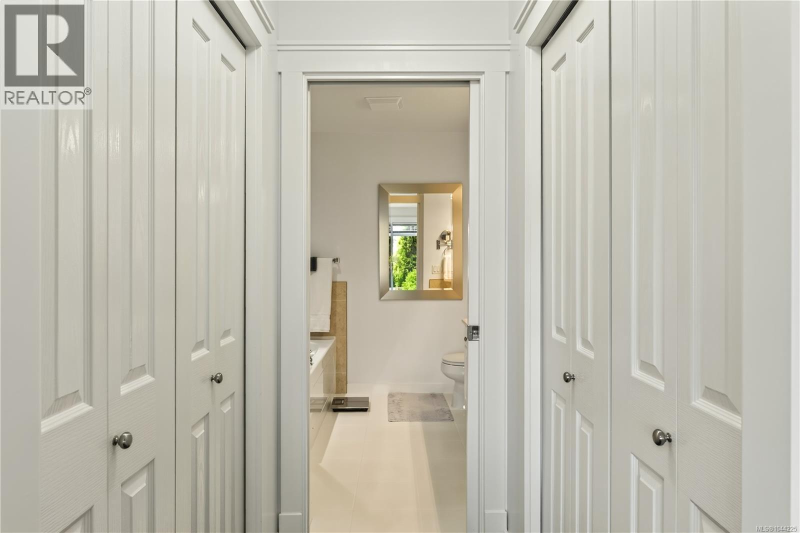 #1 500 Russell Rd - 42