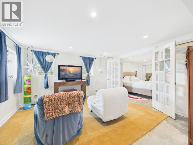 5370 LABURNUM AVE - 18