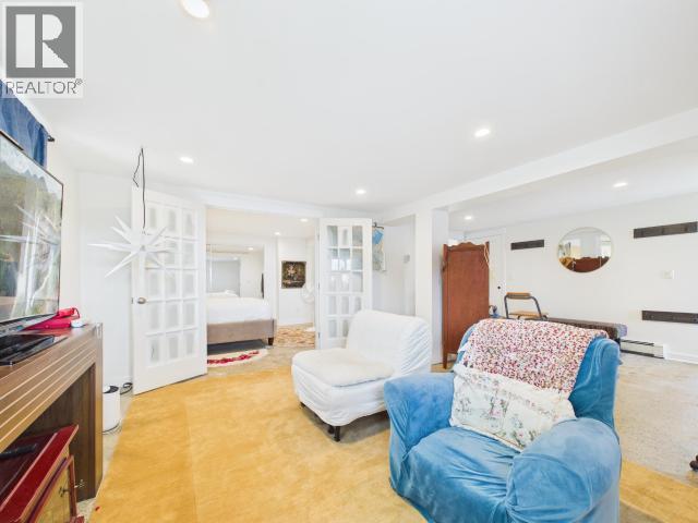 5370 LABURNUM AVE - 19
