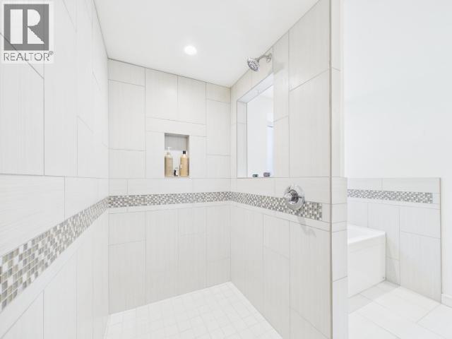 5370 LABURNUM AVE - 27
