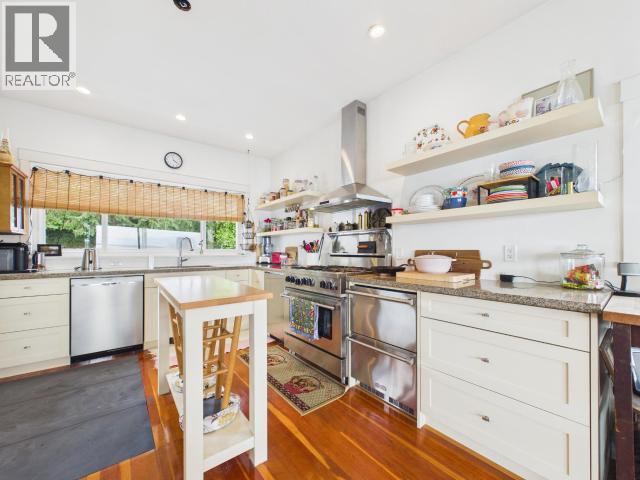 5370 LABURNUM AVE - 9