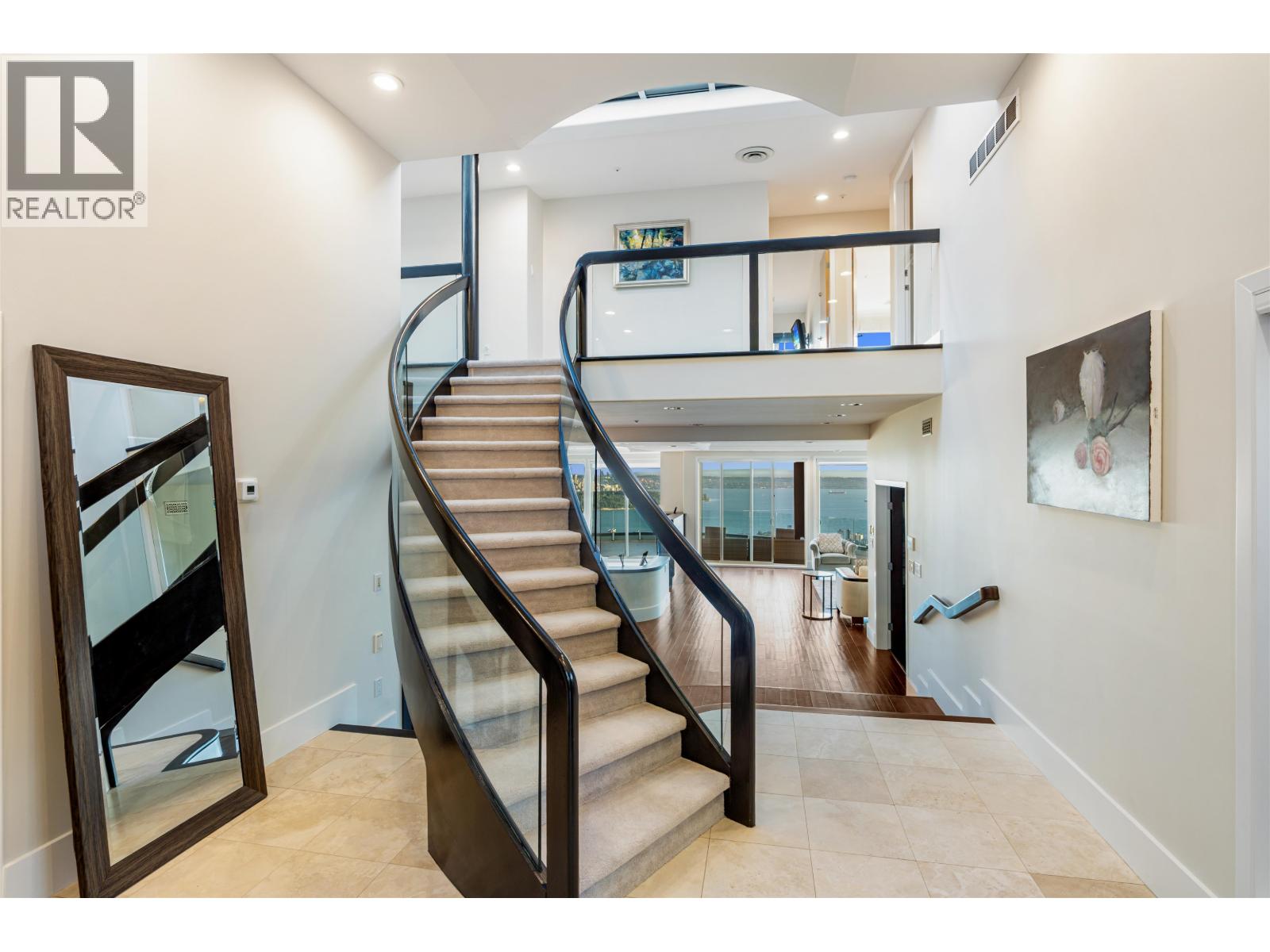 1526 CHIPPENDALE COURT, West Vancouver