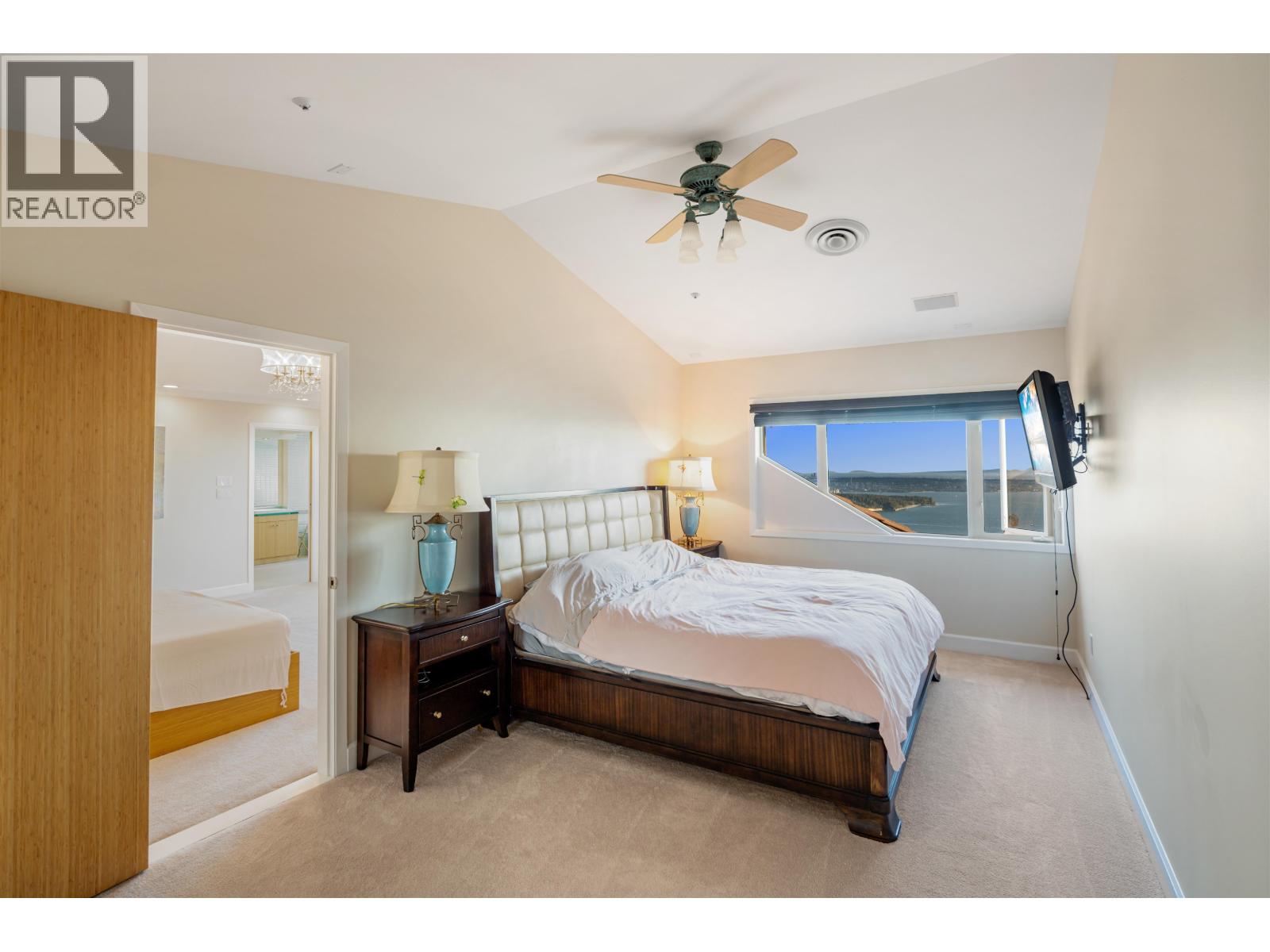 1526 CHIPPENDALE COURT, West Vancouver