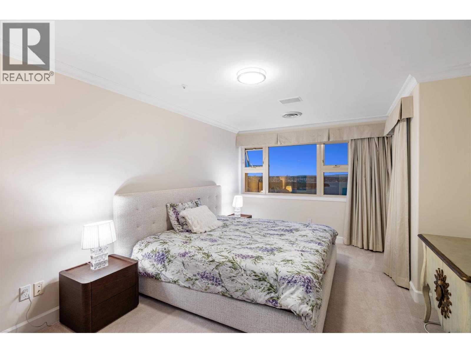 1526 CHIPPENDALE COURT, West Vancouver