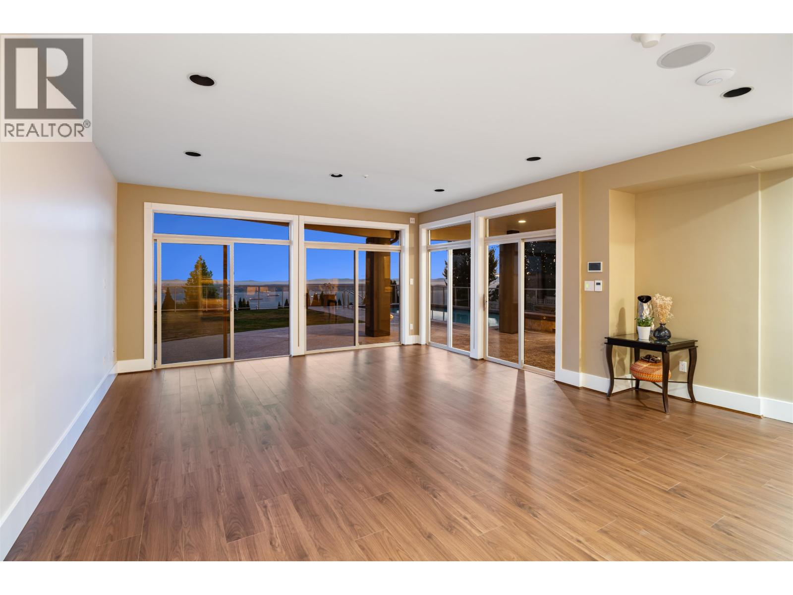 1526 CHIPPENDALE COURT, West Vancouver