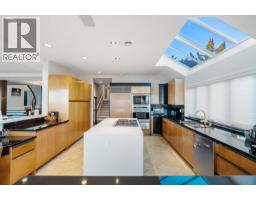 1526 Chippendale Court, West Vancouver, BC V7S3G6 Photo 8