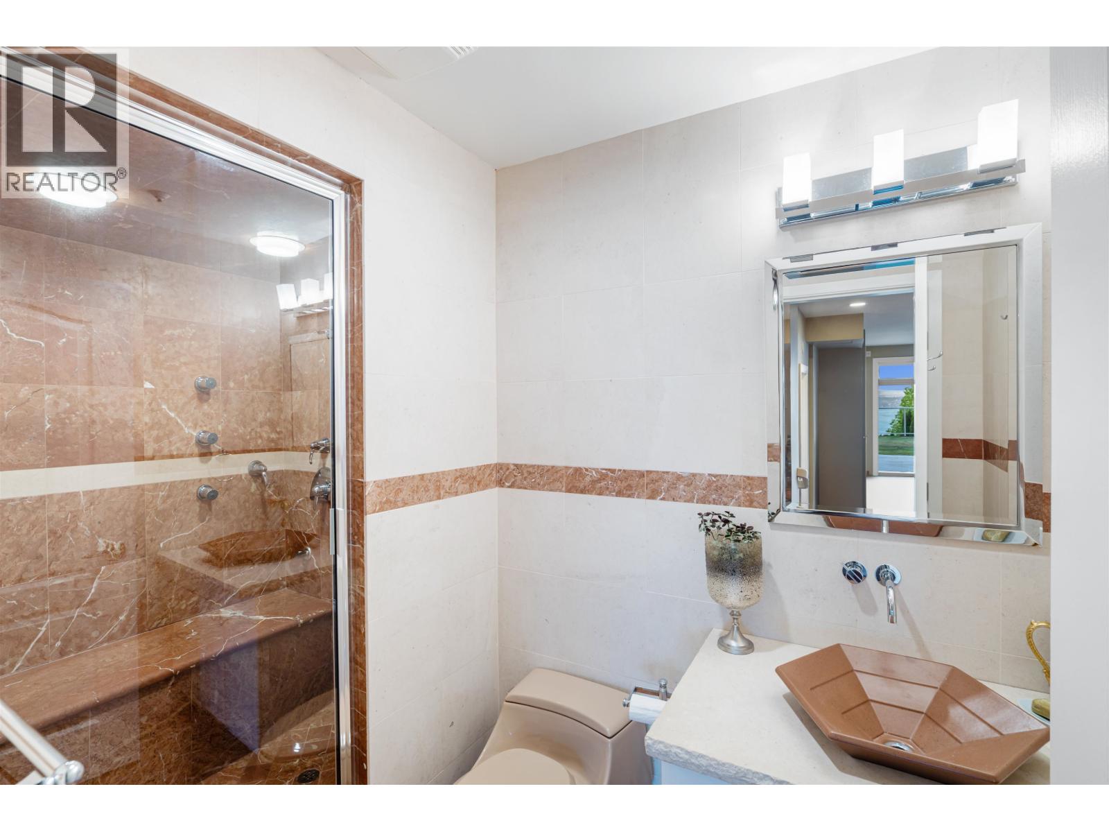 1526 CHIPPENDALE COURT, West Vancouver