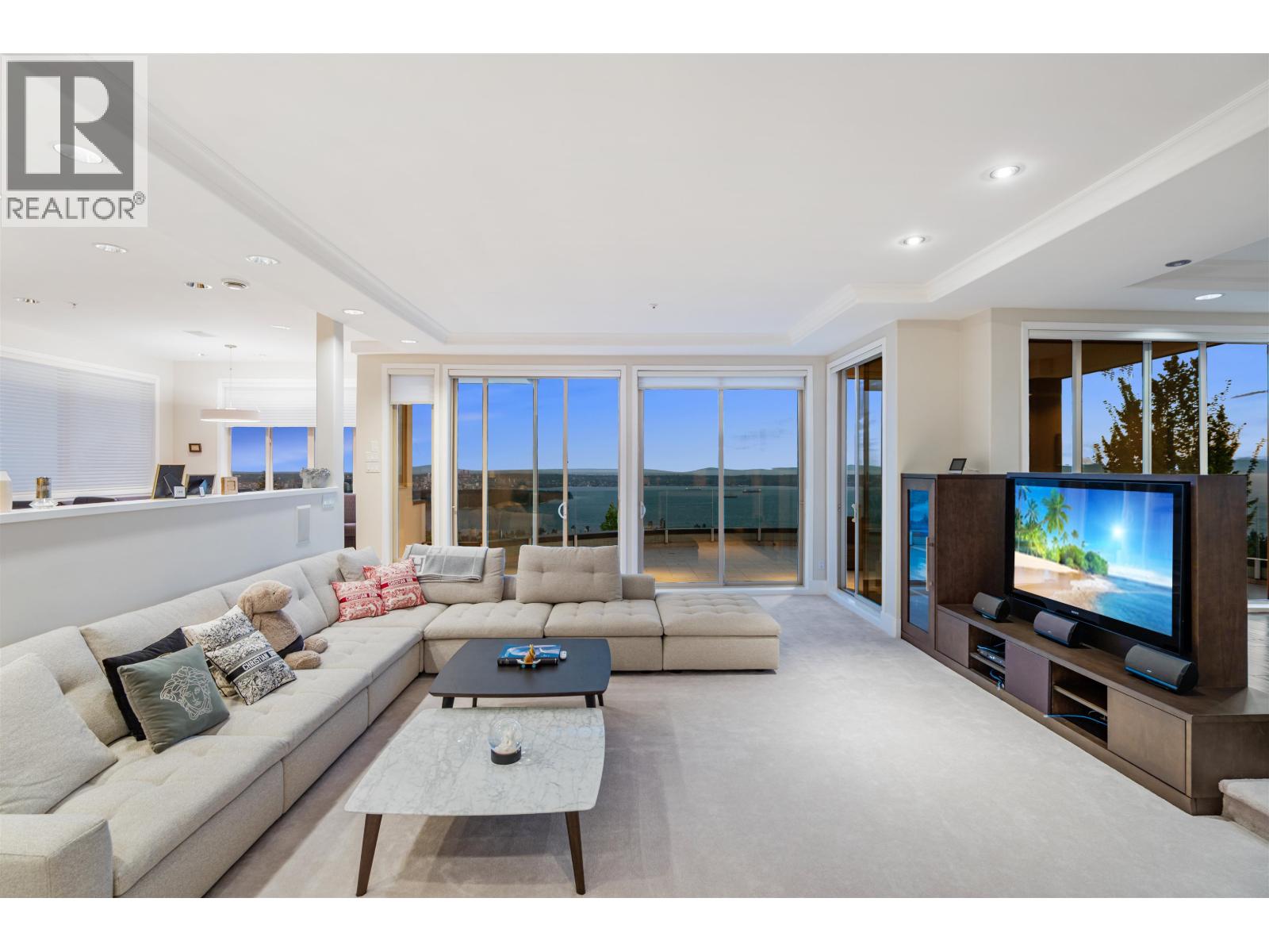 1526 CHIPPENDALE COURT, West Vancouver