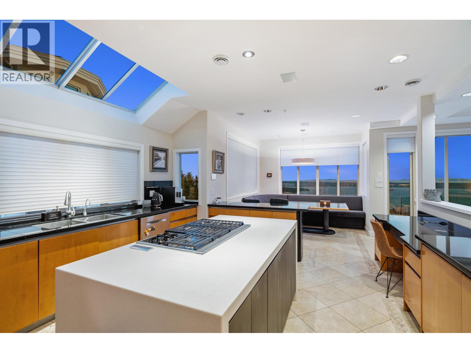 1526 CHIPPENDALE COURT, West Vancouver