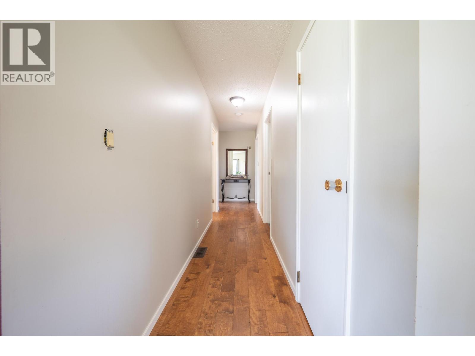 6055 Darcy Road - 31