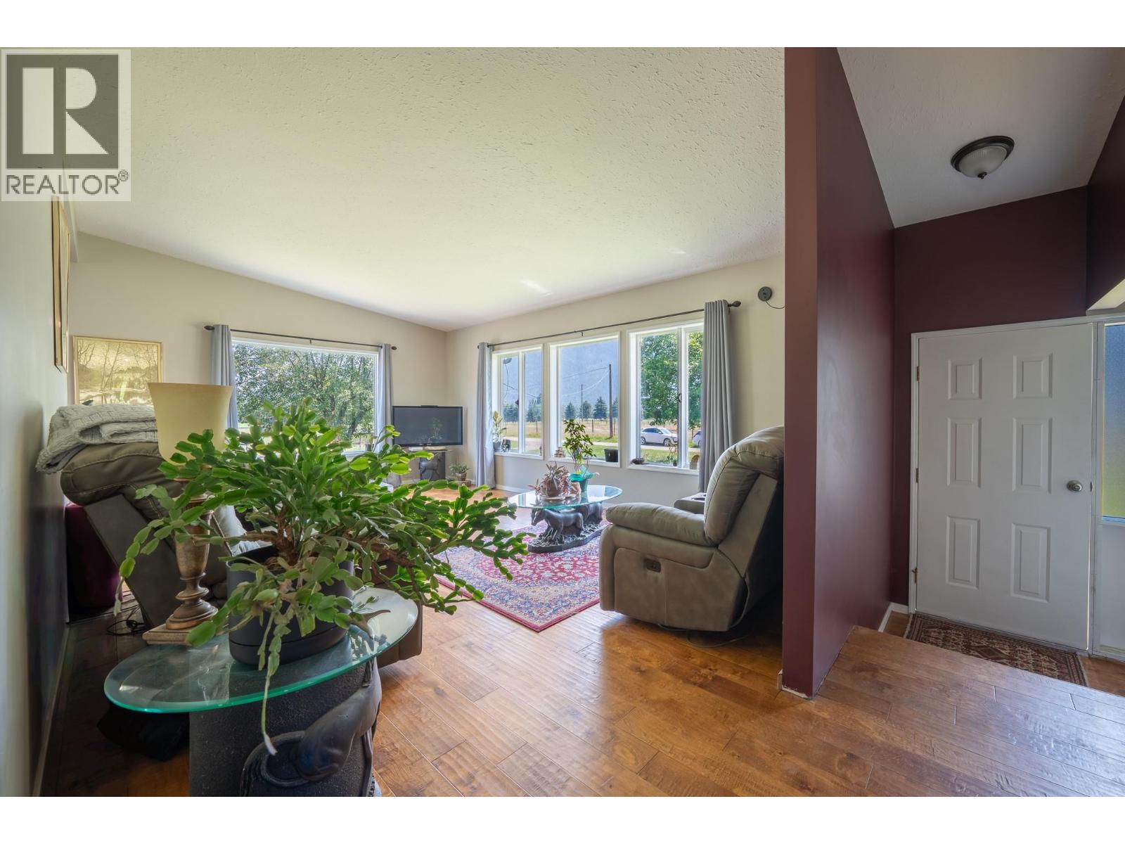6055 Darcy Road - 30
