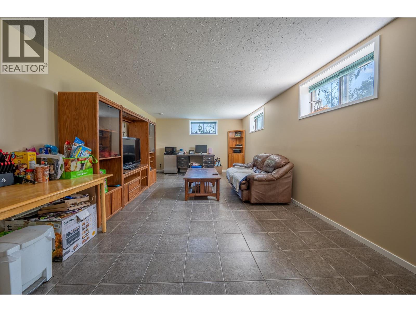 6055 Darcy Road - 41