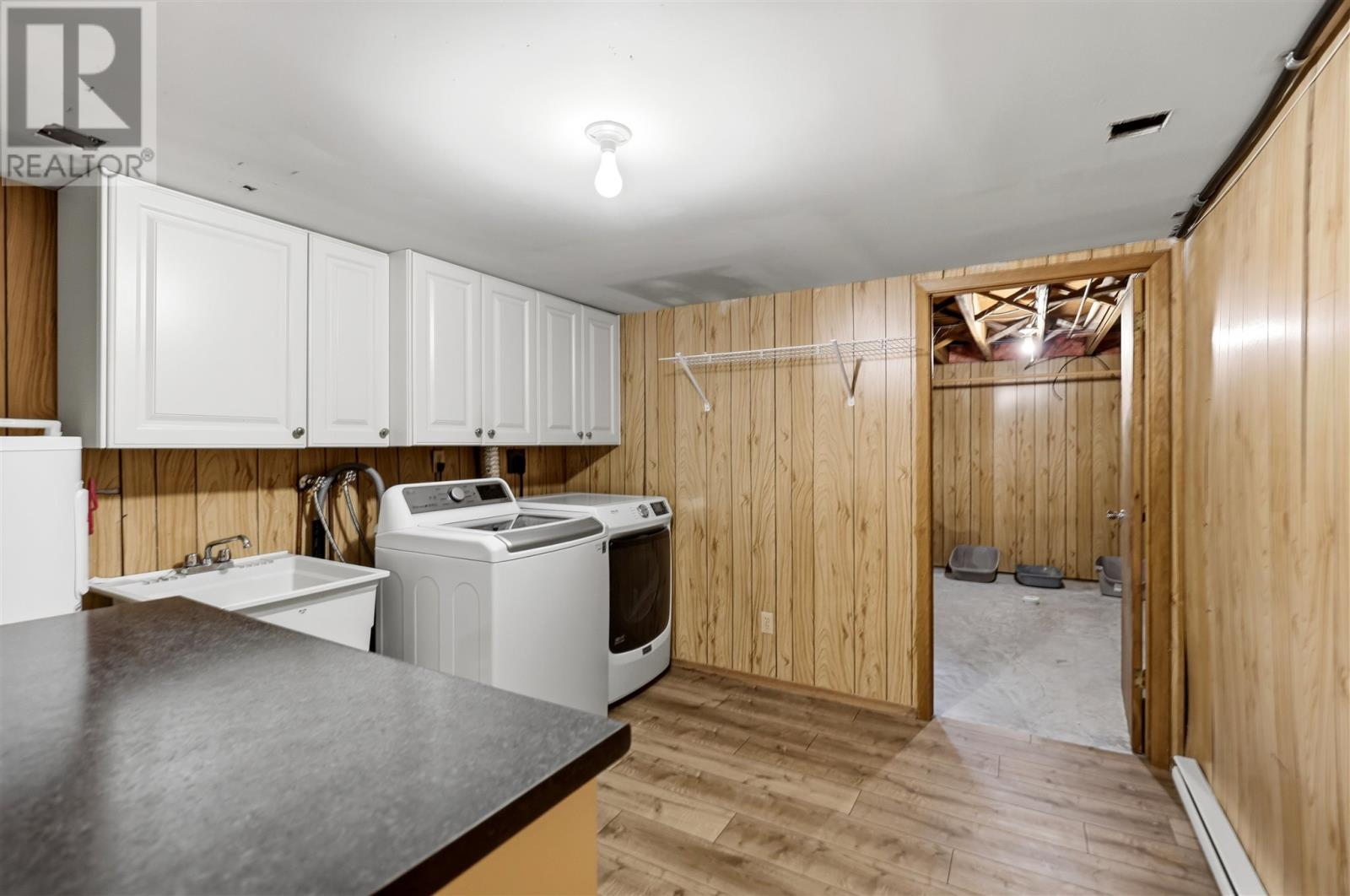 42 Caddy AVE - 35