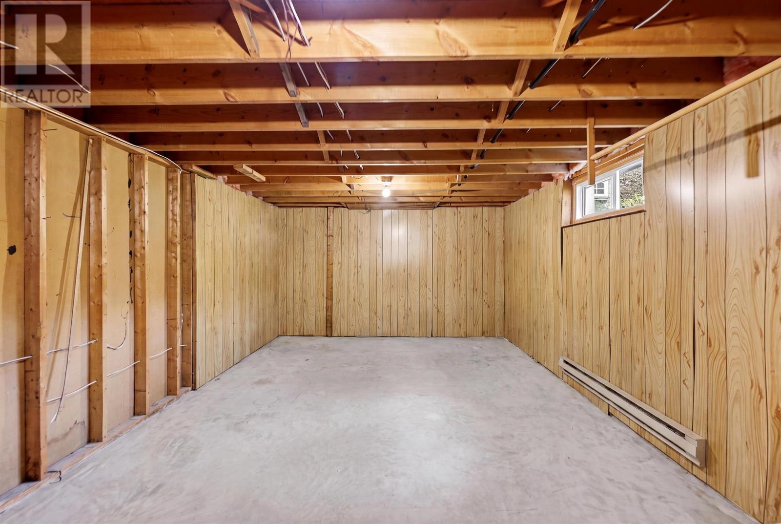 42 Caddy AVE - 36