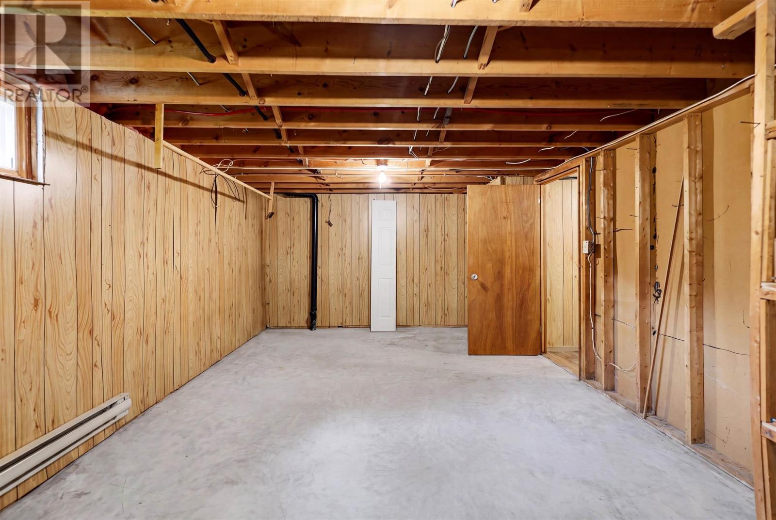 42 Caddy AVE - 37