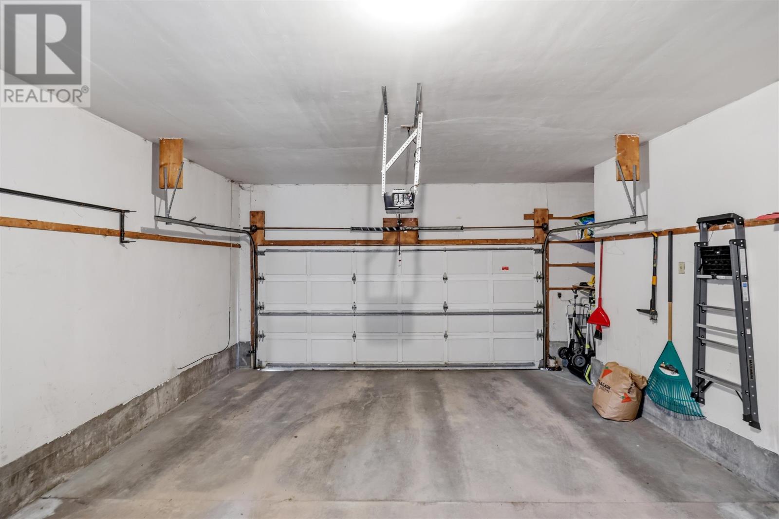 42 Caddy AVE - 38