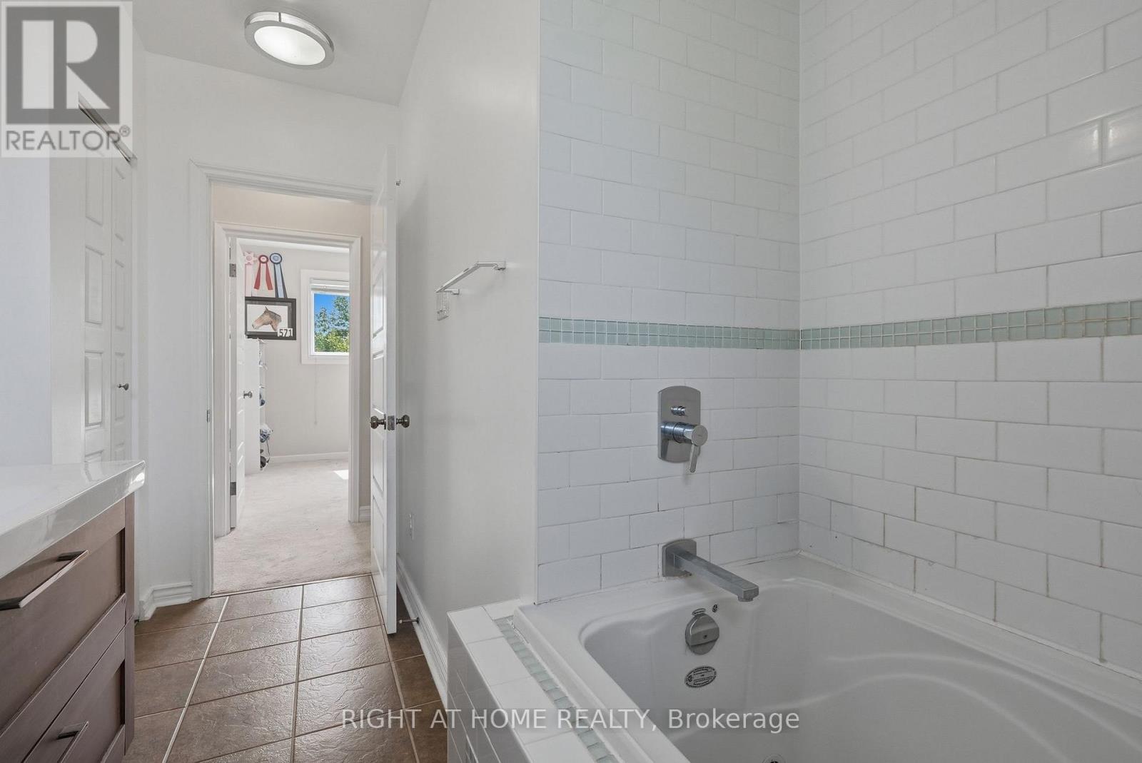 3 Bed, 1 Bath House for Rent in Ottawa – 2346 EDWIN CRESCENT, Ottawa – MLS# X13611094 - Image 25